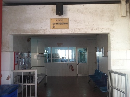 Lời khai của nhân viên y tế tự tháo lìa chân ở miền Tây