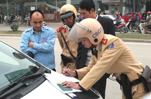 Dân mạng xôn xao trước thông tin phải sử dụng phương tiện giao thông chính chủ