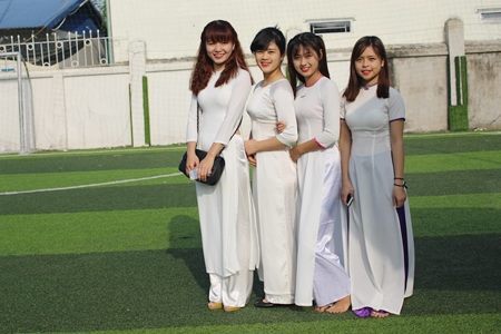 Gặp cô thủ khoa kỳ lạ bỏ trường đại học chọn cao đẳng dược