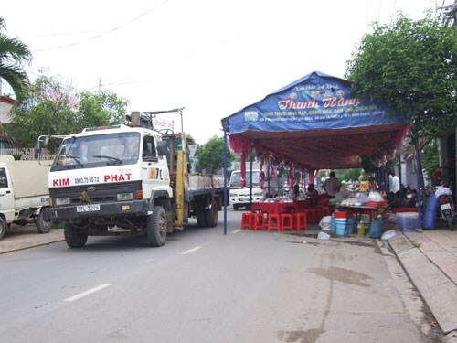 Lấy đường làm không gian đám cưới có thể bị phạt đến 6 triệu đồng