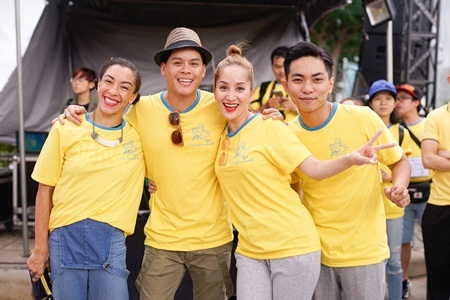 Hàng trăm nghệ sĩ tham gia chạy bộ vì trẻ em hở hàm ếch