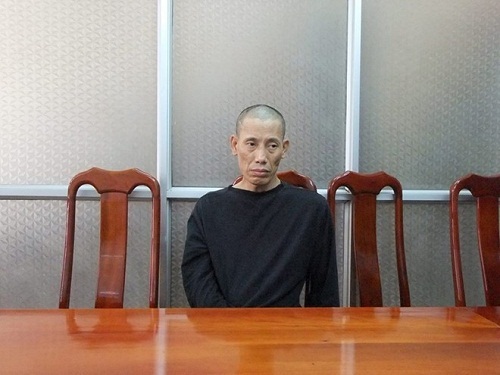 Thu súng, lựu đạn trong nhà của 