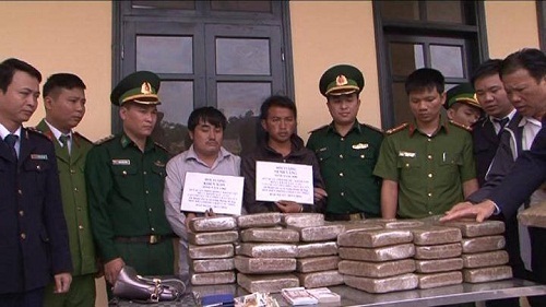 Hà Tĩnh: Bắt nóng 2 đối tượng thu giữ gần 60 kg cần sa