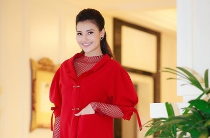 Chân dài Hồng Quế bất ngờ tái xuất sau 1 tháng sinh con