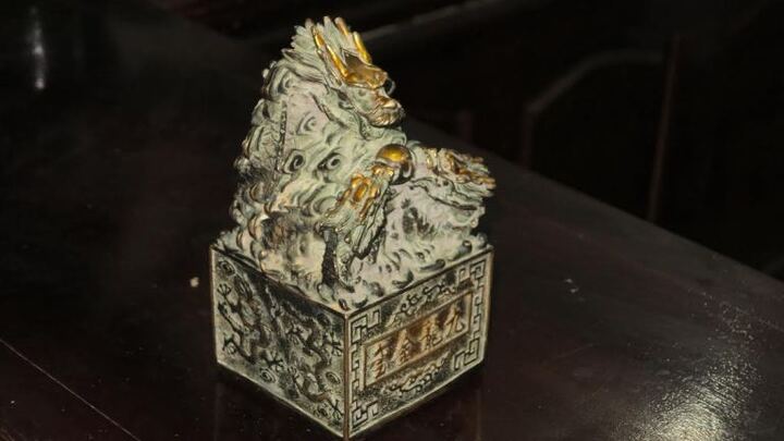 Vật thể lạ nghi ấn tín cổ được bàn giao cho Bảo tàng Nghệ An