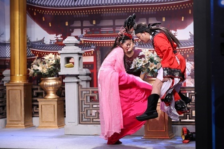 Nam Thư liên tiếp tát thẳng tay vào mặt Trấn Thành