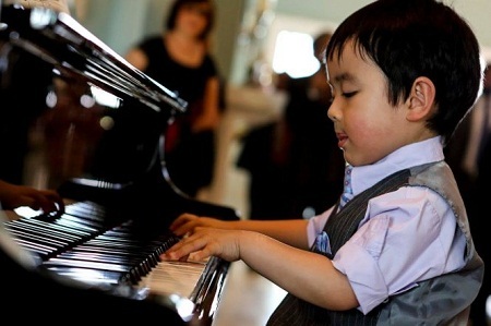 Thần đồng piano Evan Lê sẽ chơi nhạc Trịnh tại Việt Nam
