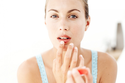 Cách chọn son dưỡng môi chuẩn không cần chỉnh