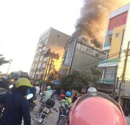 Bắc Ninh: Cháy lớn ở quán karaoke khiến nhiều người hoảng sợ