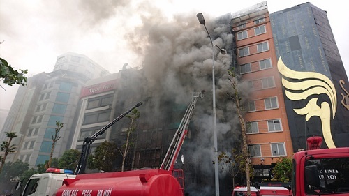 Vụ cháy quán karaoke khiến 13 người chết: Kỷ luật 3 cảnh sát cứu hỏa