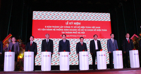 Vietlott thu gần 1,7 tỷ đồng trong ngày đầu khai trương tại thị trường Hà Nội