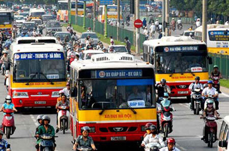 Lệ phí cấp mới đăng kí ô tô 9 chỗ tại Hà Nội tăng thành 20 triệu đồng