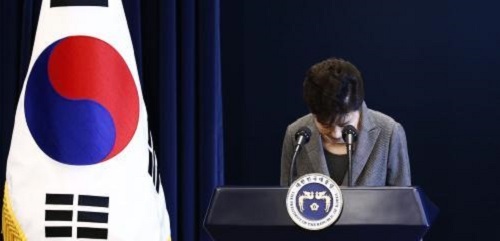 Tổng thống Park Geun Hye xin lỗi người dân Hàn Quốc