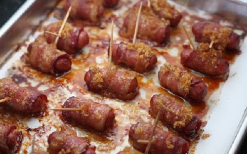 Xúc xích quấn thịt xông khói – món ăn dành cho đêm Giáng Sinh