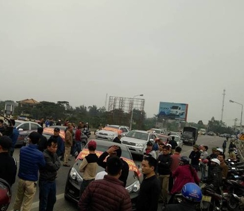 Vì đâu dân liên tục tụ tập ở cầu Bến Thuỷ 1 để phản đối thu phí?