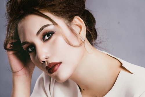 Janice Phương đau đớn vì bị bạn trai Tây phản bội