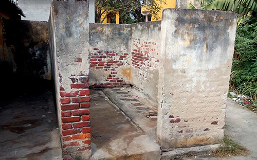 Hà Nội: Truy tìm kẻ bịt mặt dâm ô học sinh lớp 3 ngay trong trường học