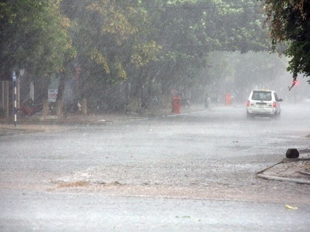 Dự báo thời tiết ngày mai 17/12: Bắc Bộ nắng nhẹ, Trung Bộ mưa lớn