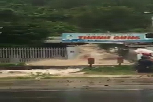 Nha Trang: Nước lũ hung dữ biến cơ sở nuôi thủy sản thành thác