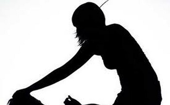 Can ngăn đôi vợ chồng đánh nhau, người đàn ông bị đâm tử vong