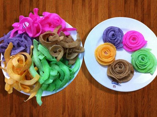 Hấp dẫn với cách làm mứt dừa hoa hồng ngũ sắc đón xuân