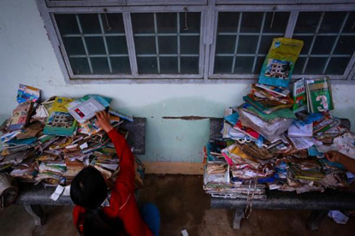 Hưng Thịnh Corp trao tặng 3 triệu cuốn vở cho học sinh vùng lũ