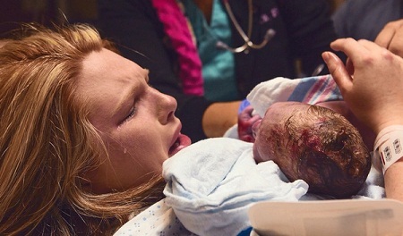 Hành trình vượt cạn của người mẹ chạm đến trái tim