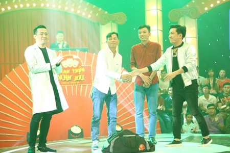 Thách thức danh hài tập 9: Thí sinh cấm Trấn Thành, Trường Giang cười