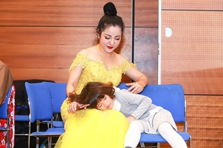 Thúy Nga, Hoài Linh 