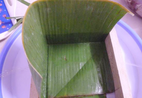 Hướng dẫn cách gói bánh chưng 2 lá chuối siêu dễ