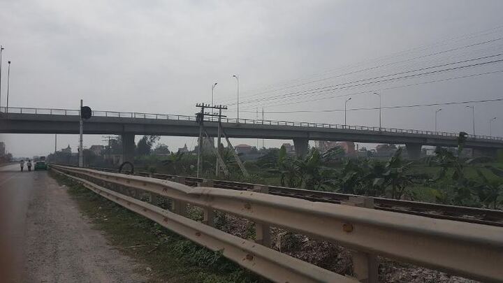 Hệ thống đèn chiếu sáng tại cầu vượt hàng trăm tỷ đồng chỉ để “làm cảnh”