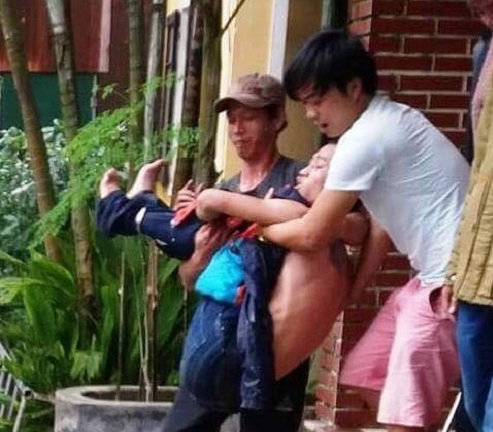 Kịp thời khống chế đối tượng cầm chai xăng xông vào trụ sở công an gây rối