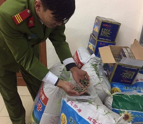 Sát Tết, hàng hóa Trung Quốc liên tục tràn vào Việt Nam