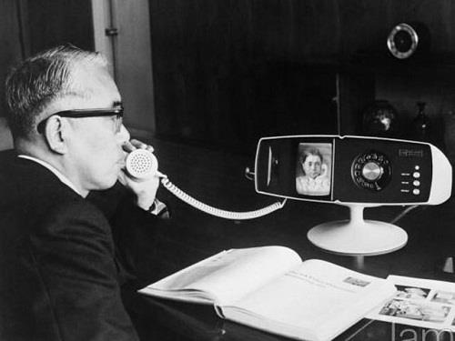 Tròn xoe mắt với phiên bản đầu tiên của 10 đồ vật quen thuộc