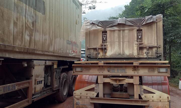 Tai nạn trên QL12 khiến giao thông ách tắc gần 10km