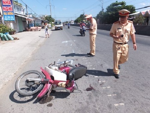 Truy tìm xe container cán chết cụ ông rồi bỏ chạy