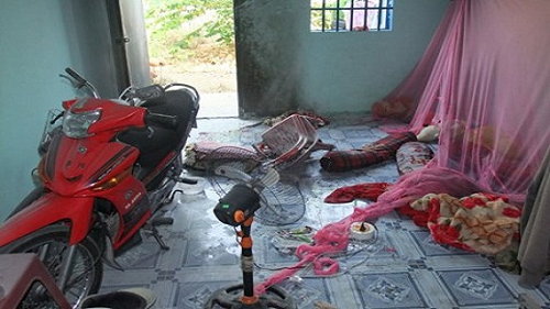 Mẹ thoi thóp bên cạnh thi thể con trai 8 tháng tuổi trong phòng trọ