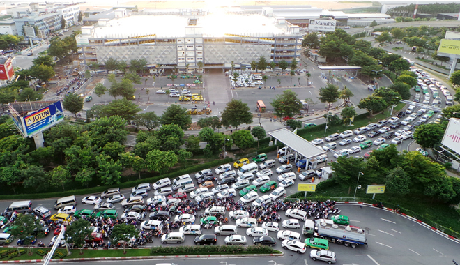 Đề xuất làm cáp treo đi trên cao để giảm tắc đường tại sân bay Tân Sơn Nhất