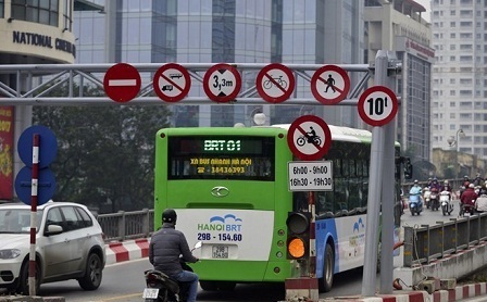 Hà Nội sẽ cấp phù hiệu cho taxi chạy trên tuyến buýt nhanh BRT