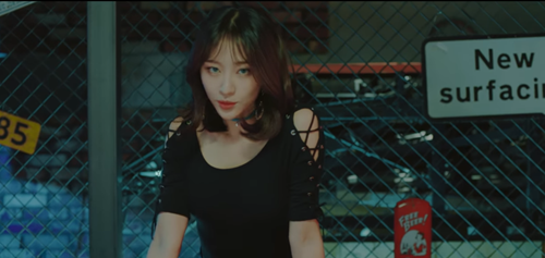 3 nữ idol Kpop vô cùng gợi cảm với MV mới