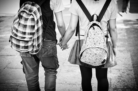 Bố mẹ nên làm gì khi trẻ có quan hệ tình cảm với người khác giới?