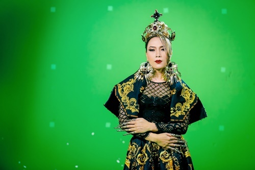 Mỹ Tâm “khai pháo” đầu năm bằng MV “độc” có “1-0-2”