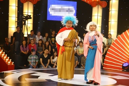 Cô sinh viên cười đến té ghế khiến Trấn Thành “phát hoảng”