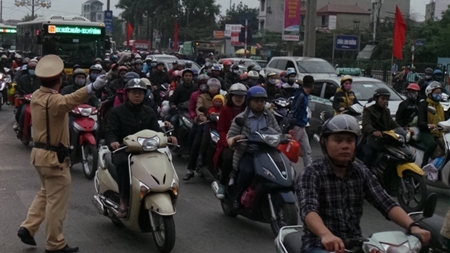 Hà Nội ùn tắc, TP. Hồ Chí Minh thông thoáng trong ngày cuối nghỉ Tết