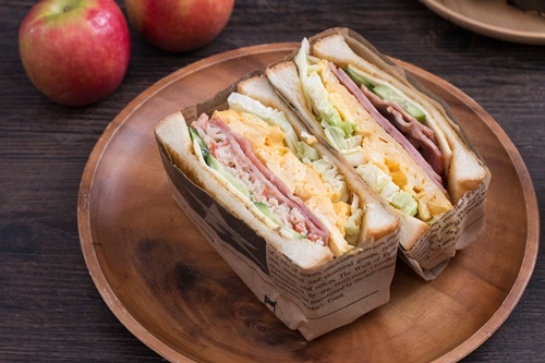 Tự chuẩn bị sandwich kiểu Hàn Quốc cho bữa trưa văn phòng