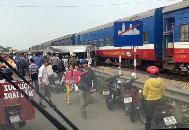 Tin tai nạn giao thông mới nhất ngày 5/2: Tàu hỏa tông ô tô, 1 người tử vong