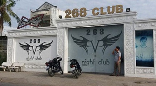 Hỗn chiến trước quán bar, 1 người bị đâm chết: Bắt 2 nghi phạm