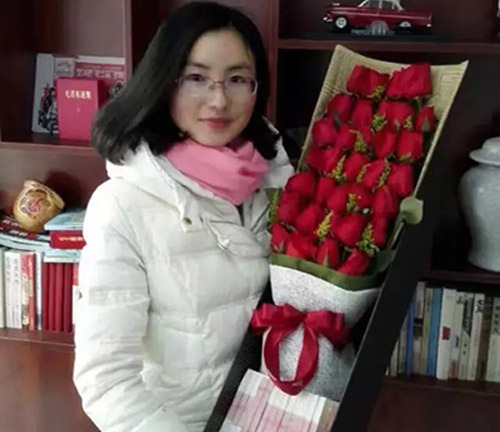 Chưa 14/2, người chồng này đã gây bão với bó hoa 500 triệu tặng vợ