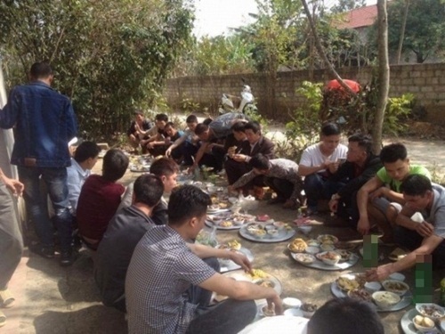 'Mở tầm mắt' với bữa cỗ có 1-0-2 