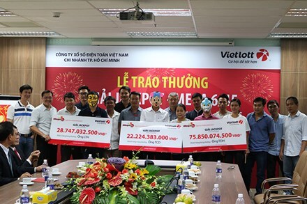 Vietlott chi gần 130 tỷ đồng trả thưởng trong một ngày